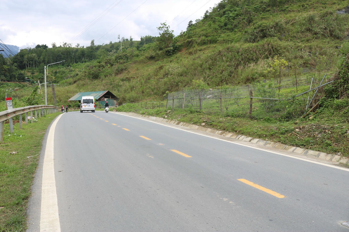 Con đường Quốc lộ 4E, đoạn Km134 dẫn vào dự án nhà hàng, khách sạn tại xã Đồng Tuyển, TP. Lào Cai của Công ty TNHH Xây dựng thương mại Lilama