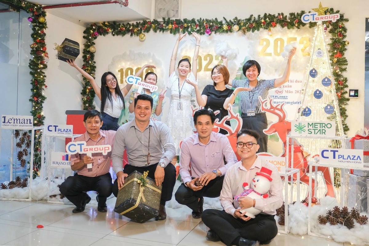 Các chương trình thi đua sôi nổi khích lệ tinh thần lao động hiệu quả, hướng đến cái Tết sung túc.