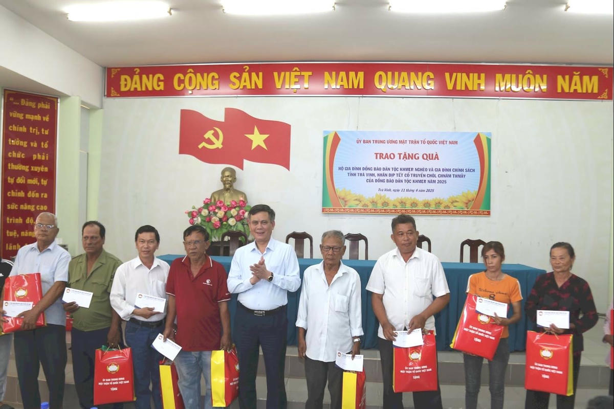 Ông Trần Thắng - Phó Bí thư Đảng uỷ Mặt trận Tổ quốc, các đoàn thể Trung ương