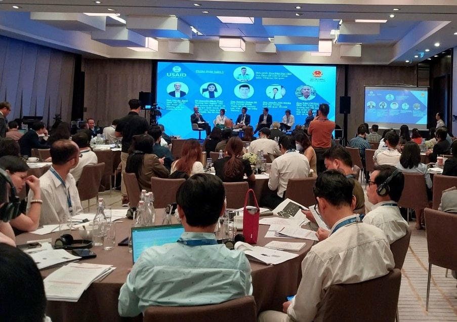 Cải cách hải quan thu hút nhiều doanh nghiệp tham gia.