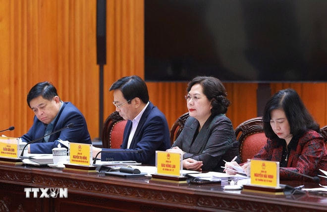 Lãnh đạo Chính phủ và các bộ, ngành tham dự cuộc họp. (Ảnh: Dương Giang/TTXVN) ttxvn-thuong-truc-chinh-phu-ap-thue-xuat-khau-6.jpg