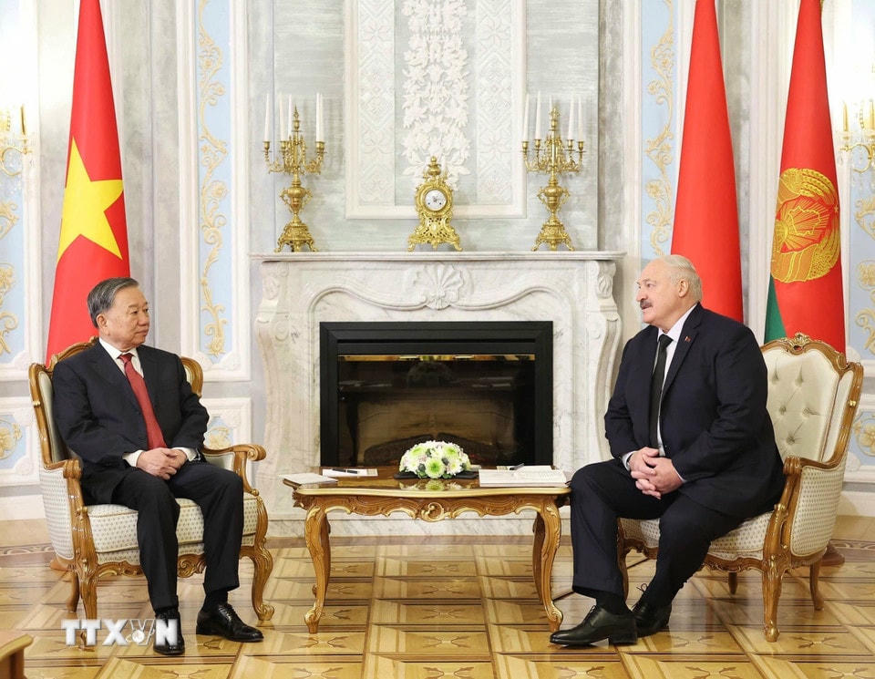 Tổng Bí thư Tô Lâm hội đàm hẹp với Tổng thống Belarus Aleksandr Lukashenko. (Ảnh: Thống Nhất/TTXVN)