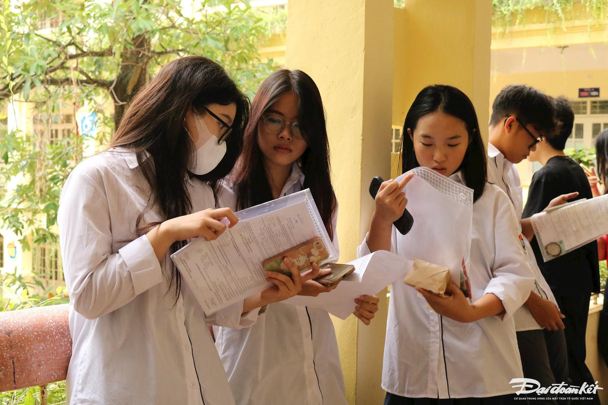 Thí sinh lưu ý điều kiện tiên quyết để được xét tuyển học bạ là phải tốt nghiệp THPT.