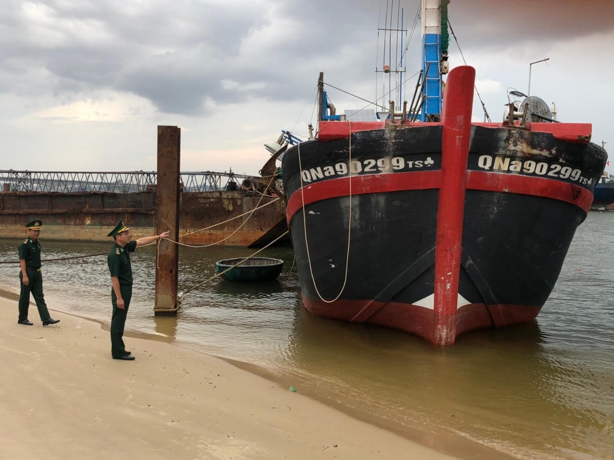 Đồn Biên phòng Triệu Vân đang quảng lý tàu cá mang số hiệu Qna 90299TS.