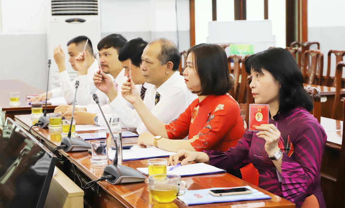 Các Đảng viên tham dự Đại hội.