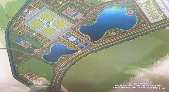 Hiện tại, dự án xây dựng Khu trung tâm Lễ hội Đền Trần-Chùa Tháp đang được tỉnh Nam Định triển khai xây dựng, với số vốn đầu tư gần 800 tỷ đồng. Khi dự án hoàn thành đây sẽ là điểm tham quan, tìm hiểu lịch sử, văn hóa thời Trần hấp dẫn ở tỉnh Nam Định. Trong ảnh: Mô hình Khu trung tâm Lễ hội Đền Trần-Chùa Tháp.