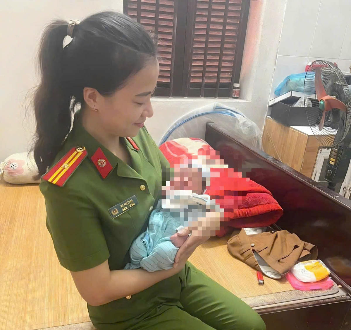 Sơ sinh Ân thi mờ