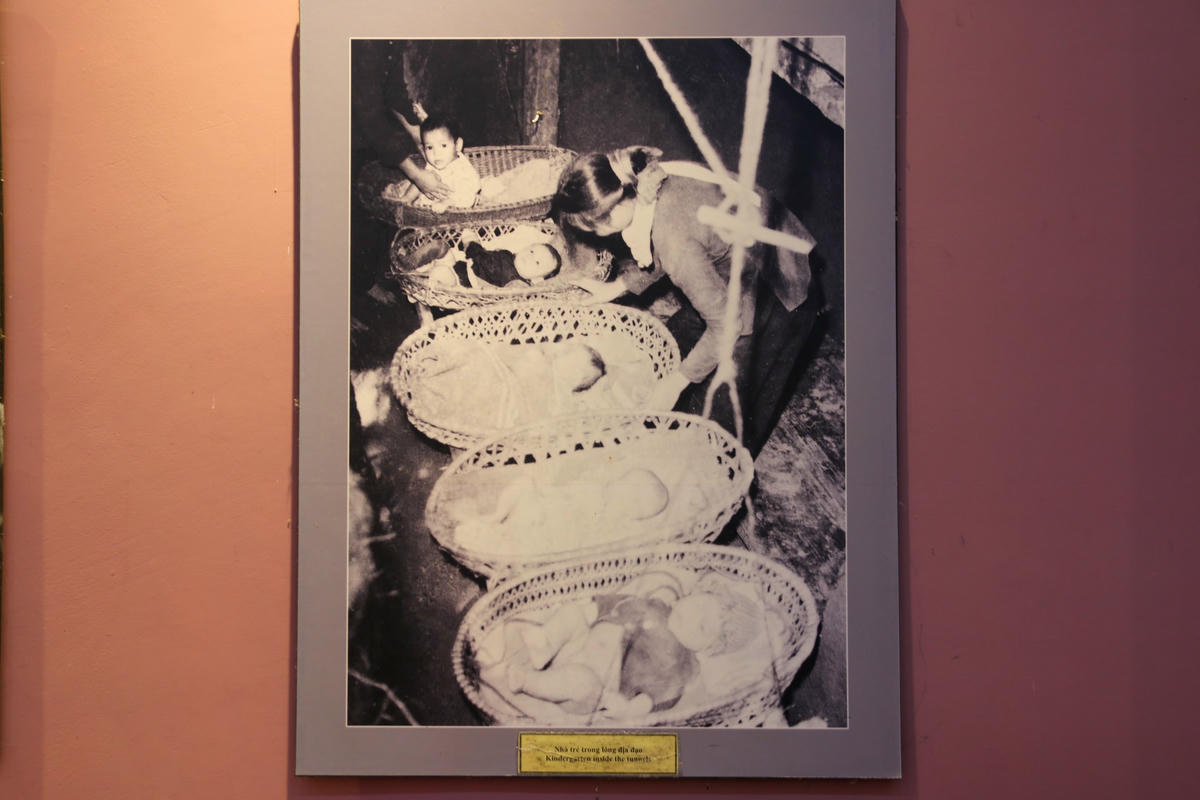 Ảnh tư liệu trưng bày tại khu di tích quốc gia đặc biệt đôi bờ Hiền Lương - Bến Hải.