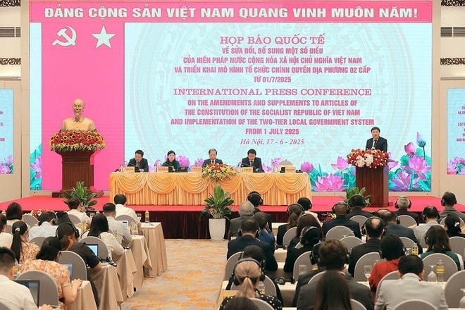 Quang cảnh buổi họp báo quốc tế về việc sửa đổi bổ sung một số điều của Hiến pháp nước Cộng hòa Xã hội Chủ nghĩa Việt Nam. (Ảnh: An Đăng/TTXVN) vna-potal-hop-bao-quoc-te-ve-viec-sua-doi-bo-sung-mot-so-dieu-cua-hien-phap-nuoc-cong-hoa-xa-hoi-chu-nghia-viet-nam-8096304.jpg