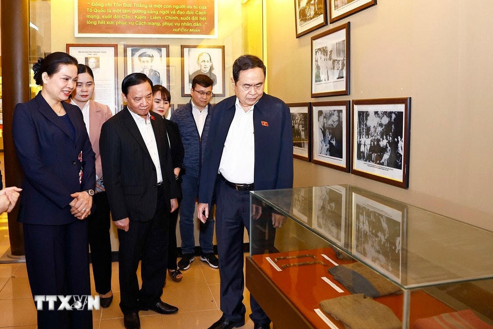 Chủ tịch Quốc hội Trần Thanh Mẫn thăm, khảo sát Dự án Bảo tồn, tôn tạo tại Khu di tích Ban Thường trực Quốc hội. (Ảnh: Doãn Tấn/TTXVN)