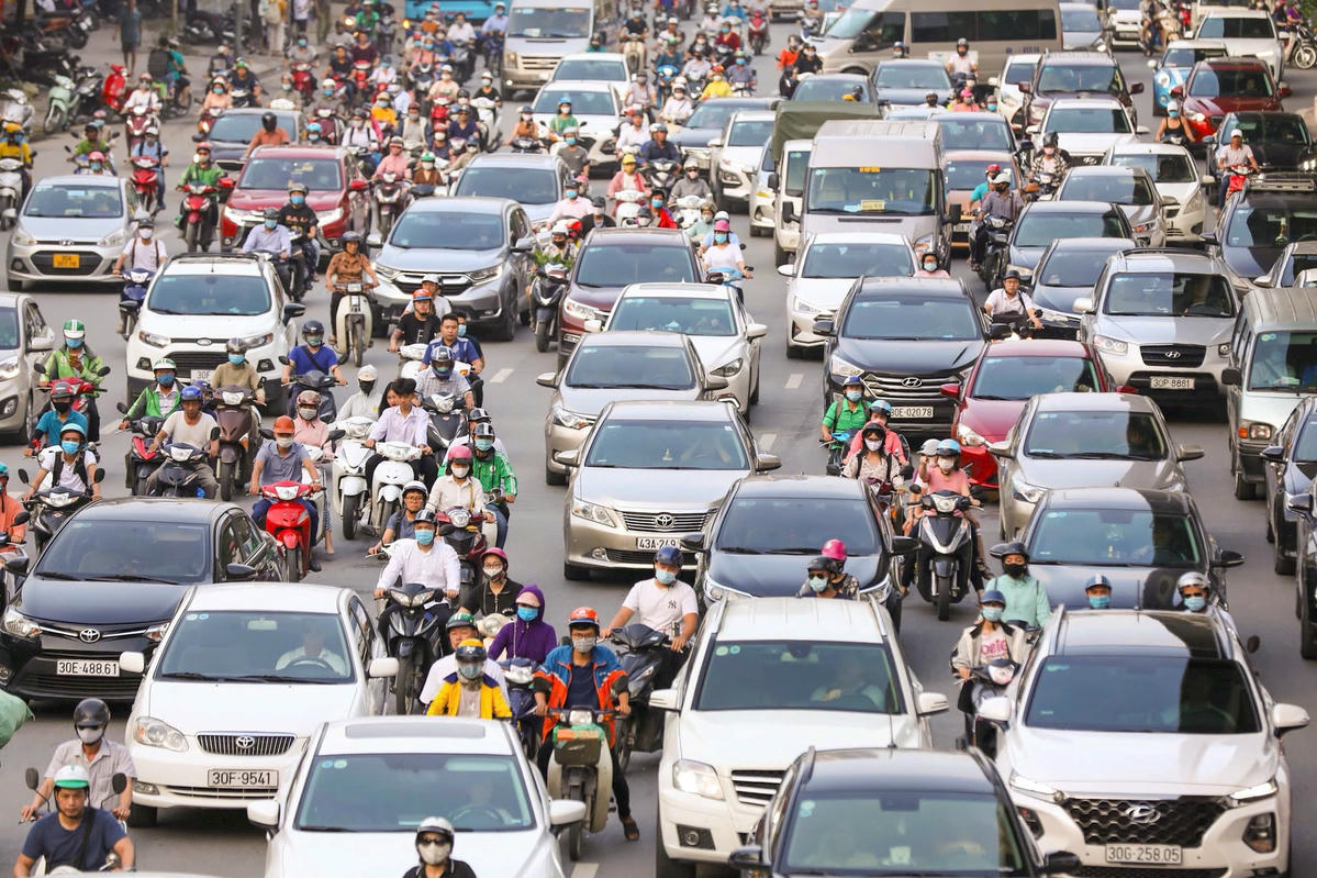 Việc kiểm định khí thải xe máy không chỉ nhằm giảm thiểu ô nhiễm không khí, mà còn là bước tiến quan trọng trong quá trình hiện đại hóa hệ thống giao thông đô thị. Ảnh: Quang Vinh