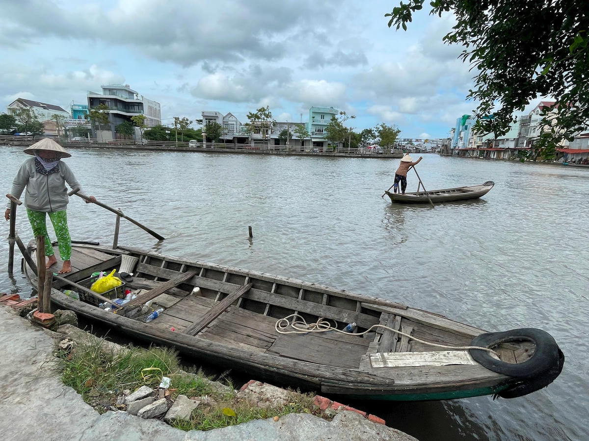 Ảnh 3-Trăm năm chợ nổi thương hồ