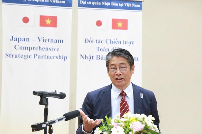 Đại sứ Nhật Bản tại Việt Nam Ito Naoki trả lời báo chí về chuyến thăm của Thủ tướng Nhật Bản sắp tới. (Ảnh: PV/Vietnam+) daisunhat.jpg