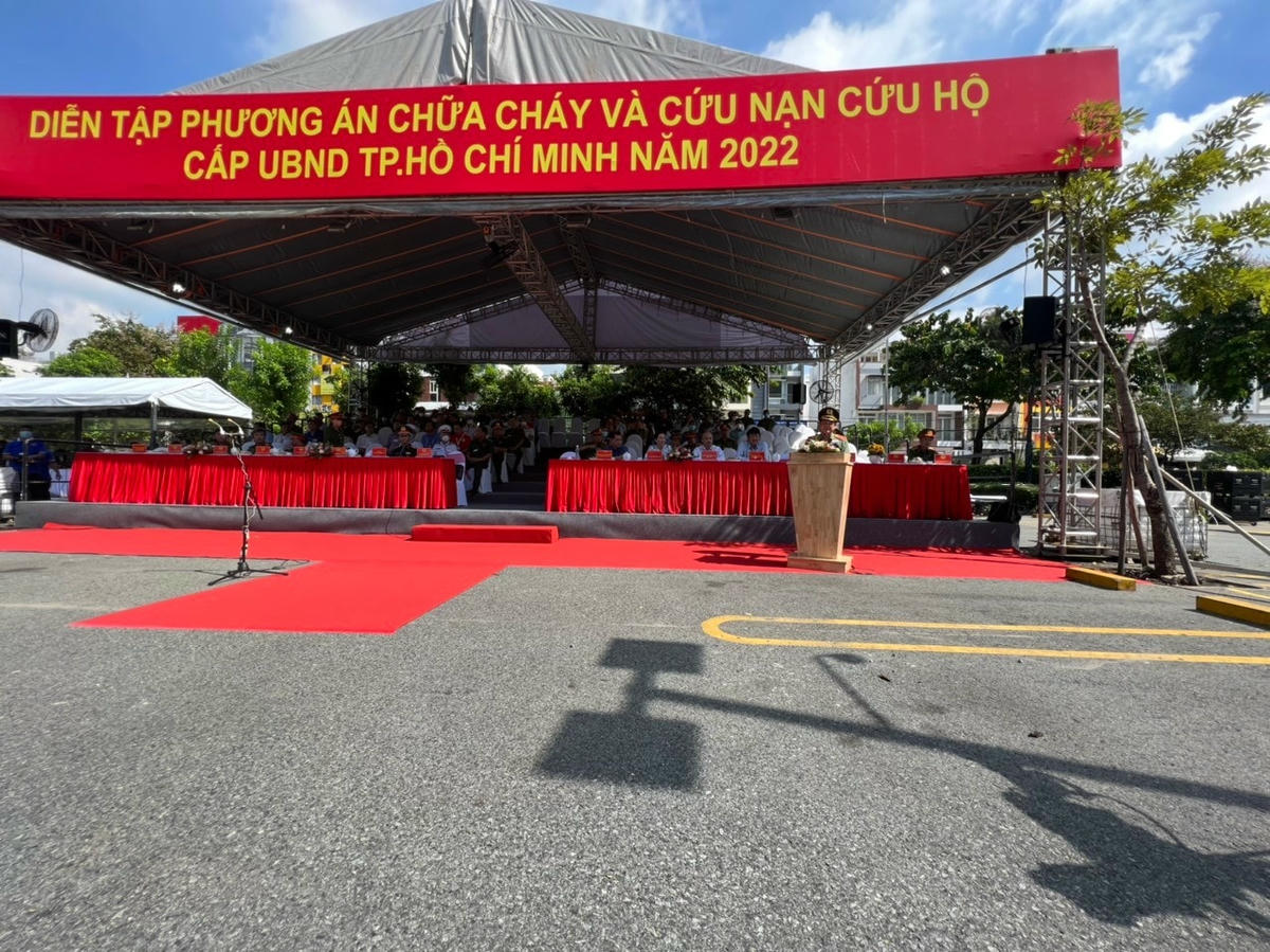 Thiếu tướng Lê Hồng Nam – Giám đốc Công an TP HCM phát biểu tại buổi diễn tập.