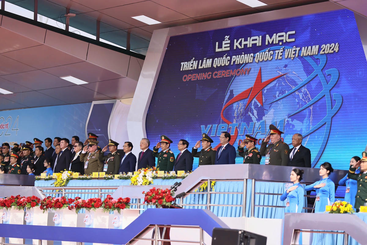 Quang cảnh lễ khai mạc Triễn lãm Quốc phòng quốc tế Việt Nam lần thứ 2. 