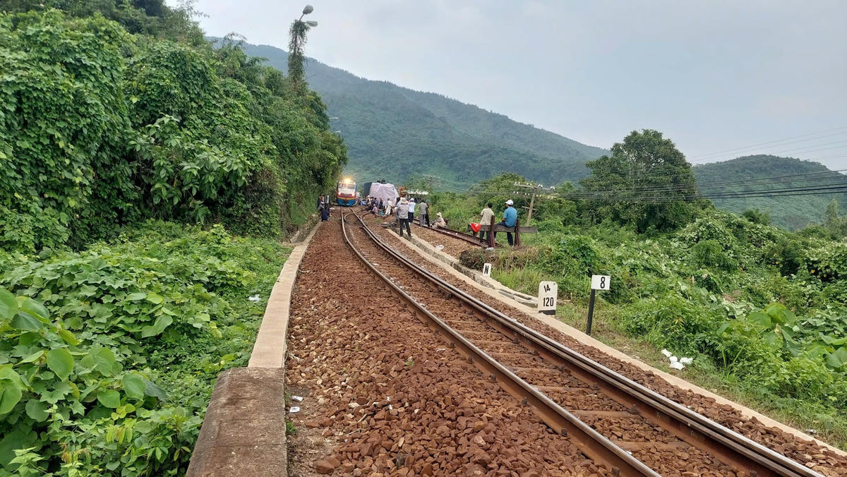 Đà Nawmngx thông tàu.jpg