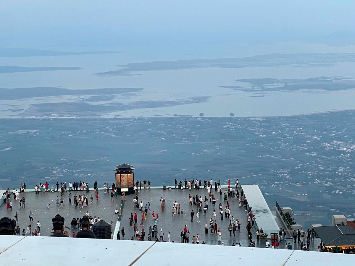 Ảnh 4_Hồ Dầu Tiếng nhìn từ núi Bà Đen