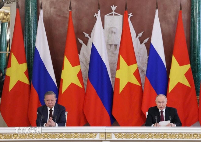 Tổng Bí thư Tô Lâm và Tổng thống Liên bang Nga Vladimir Putin phát biểu với báo chí. (Ảnh: Thống Nhất/TTXVN) ttxvn-tong-bi-thu-to-lam-bao-chi-2-resize.jpg