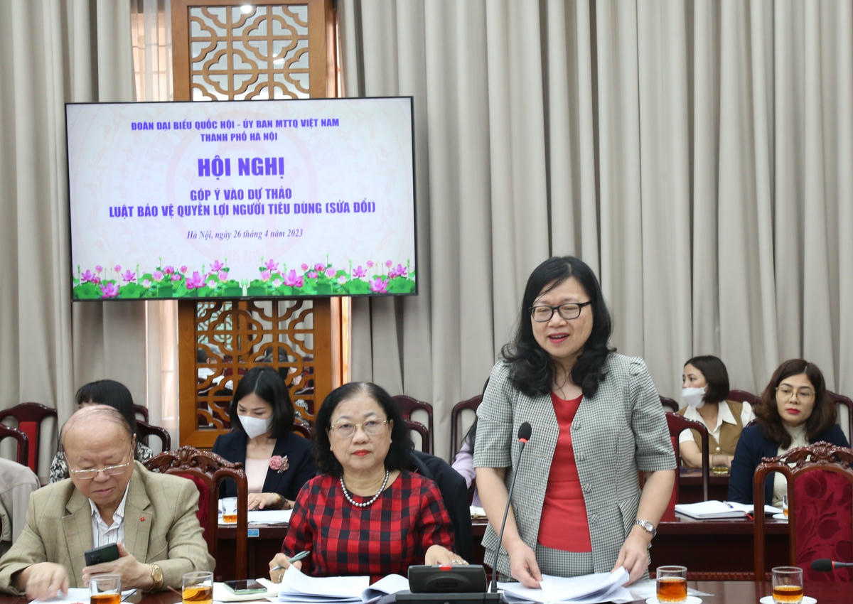 Các đại biểu góp ý tại hội nghị.