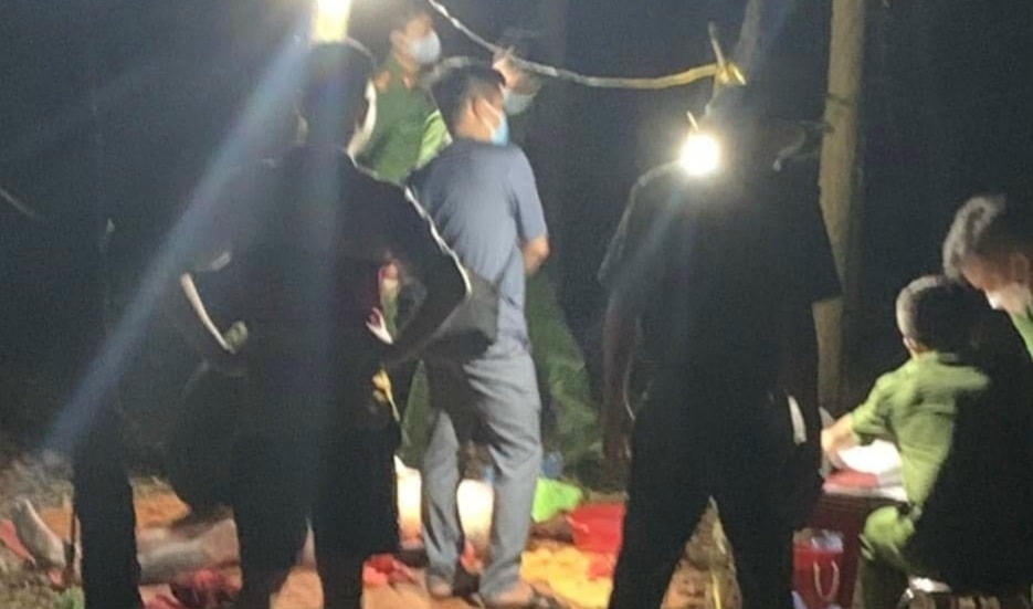 Đêm 31/7, sau khi tiến hành khám nghiệm, thi thể của nam thanh niên đã được bàn giao cho gia đình. Ảnh IT