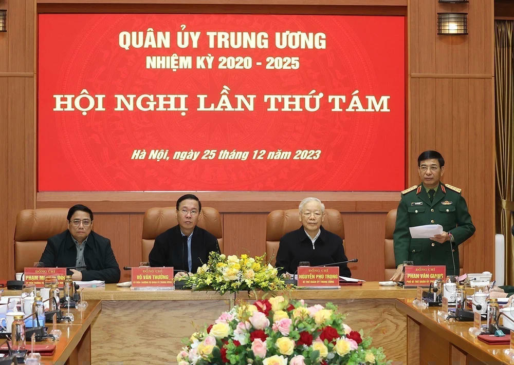 Đại tướng Phan Văn Giang, Ủy viên Bộ Chính trị, Phó Bí thư Quân ủy Trung ương, Bộ trưởng Bộ Quốc phòng phát biểu tại hội nghị. (Ảnh: Trí Dũng/TTXVN) ttxvn-2512tongbithu4-1734.jpg