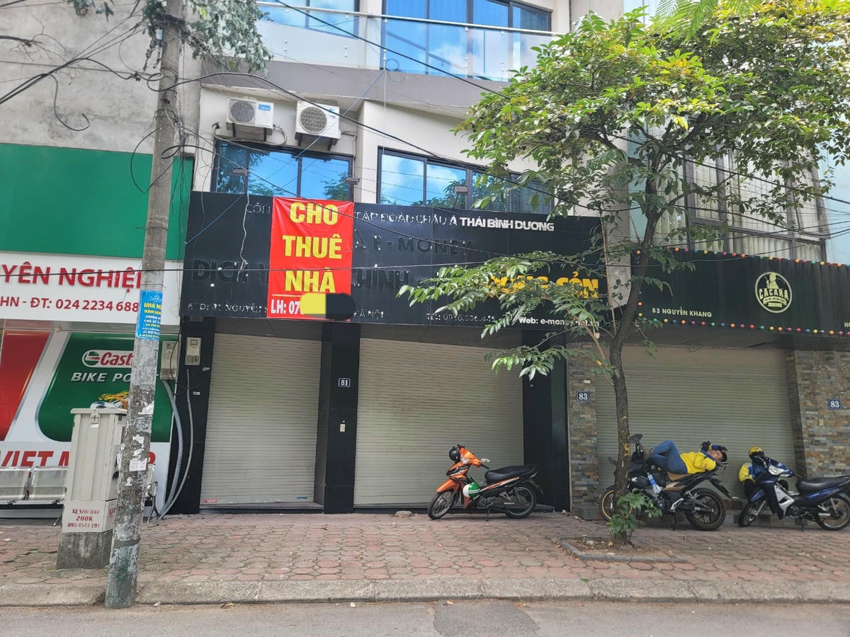 Mặt bằng đẹp, vị trí đắc địa tại phố Nguyễn Khang, Cầu Giấy treo biển cho thuê nhà.