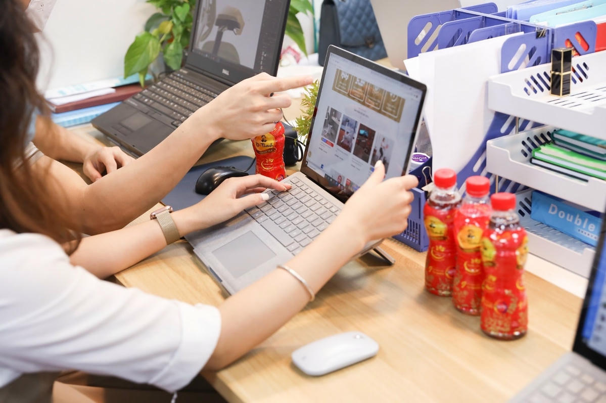 Các thức uống giúp thanh nhiệt cơ thể khỏi nóng trong người như Trà Dr Thanh đang là “chân ái” của dân văn phòng mùa chạy deadline.