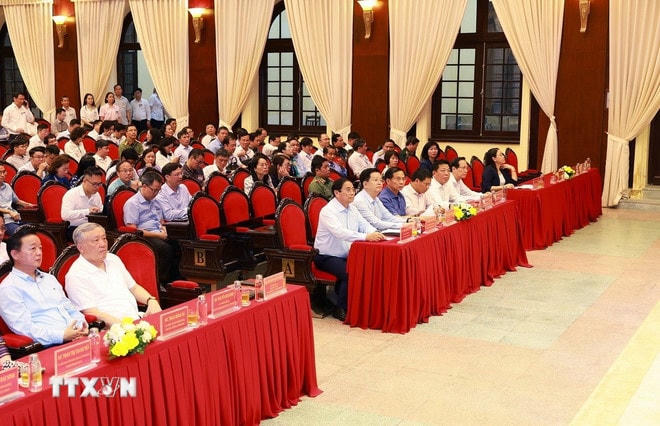 Thủ tướng Phạm Minh Chính dự Hội nghị toàn quốc tập huấn về tổ chức và hoạt động của tổ chức Đảng, chính quyền, Mặt trận Tổ quốc Việt Nam, các đoàn thể chính trị ở cấp xã (mới). (Ảnh: Dương Giang/TTXVN) ttxvn-thu-tuong-to-chuc-cap-xa-2.jpg