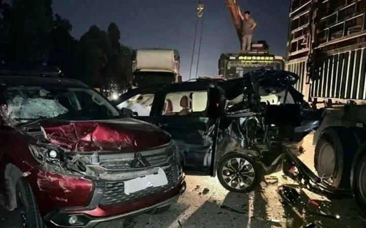 Nhiều ôtô hư hỏng sau tai nạn liên hoàn. (Nguồn: VTC)