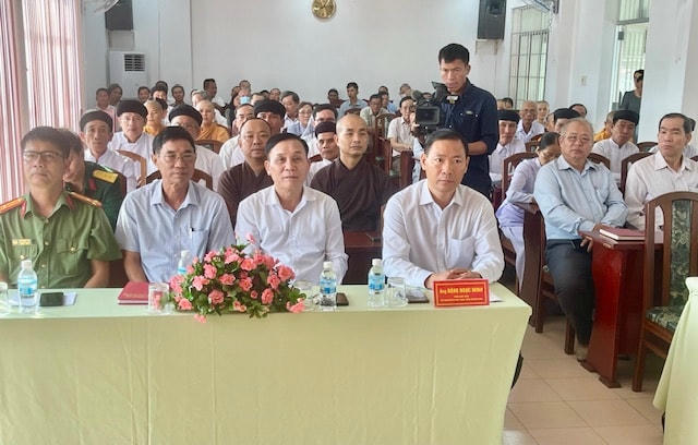 Các đại biểu tham dự hội nghị.