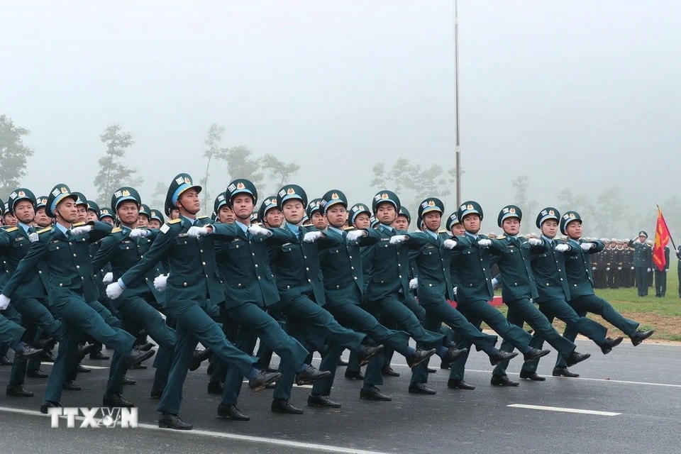 Khối sỹ quan không quân tham gia hợp luyện. (Ảnh: Trọng Đức/TTXVN)