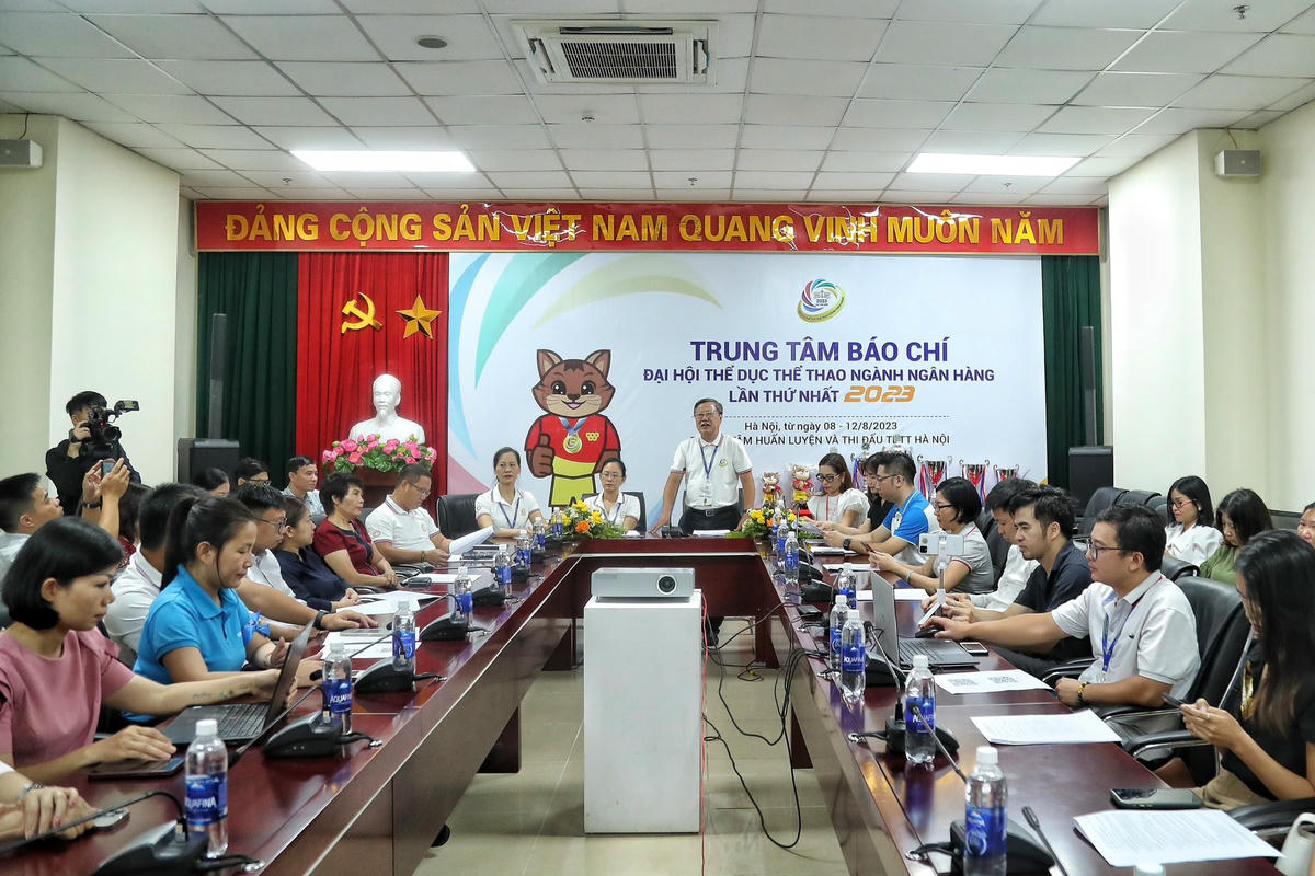 Quang cảnh buổi họp báo.