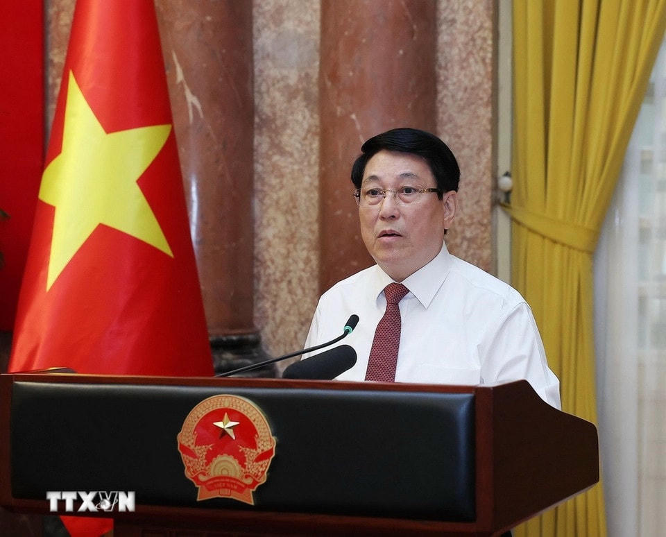 Chủ tịch nước Lương Cường phát biểu tại buổi gặp mặt các nhà báo tiêu biểu toàn quốc. (Ảnh: Lâm Khánh/TTXVN)