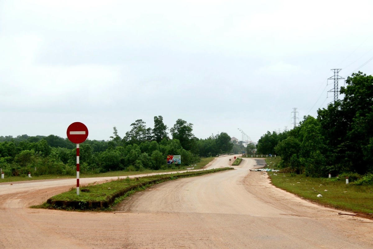 Lãnh đạo tỉnh Quảng Trị đã có nhiều lần kiểm tra, đôn đốc tiến độ thi công dự án đường Hùng Vương.