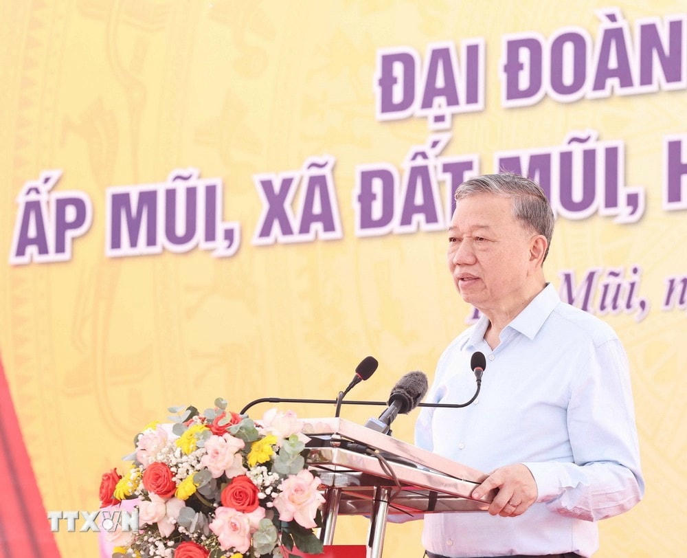 Ngày 17/11/2024, Tổng Bí thư Tô Lâm phát biểu tại Ngày hội Đại đoàn kết toàn dân tộc, ấp Mũi, xã Đất Mũi, huyện Ngọc Hiển, Cà Mau. (Ảnh: Thống Nhất/TTXVN)