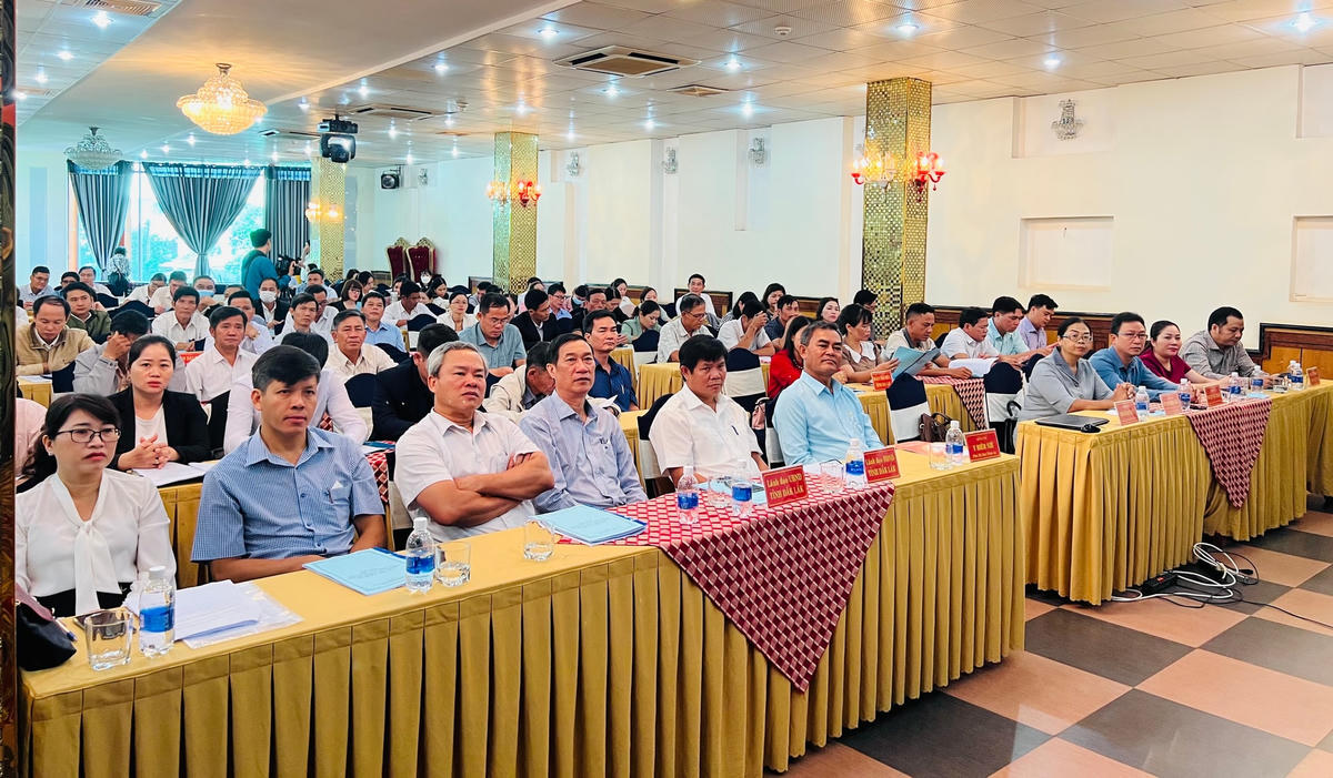 Các đại biểu về dự Hội nghị tập huấn.