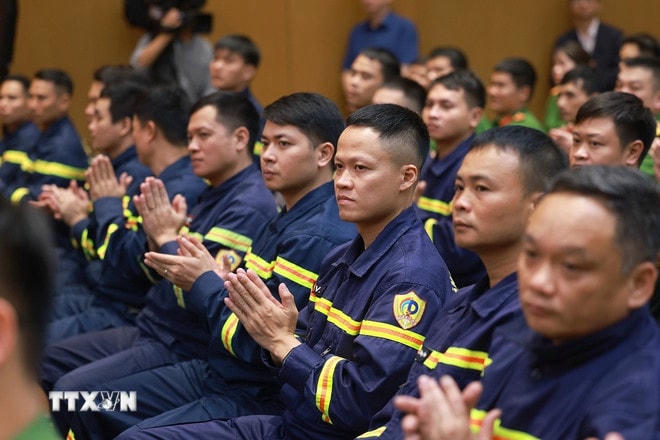 Lực lượng Công an nhân dân Việt Nam tham gia hỗ trợ Myanmar khắc phục hậu quả động đất. (Ảnh: Dương Giang/TTXVN) ttxvn-thu-tuong-tuyen-duong-myanmar-6.jpg