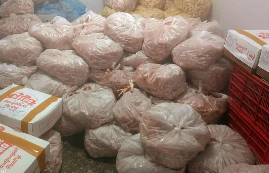 Hà Nội Thu giữ gần 1 tấn chân gà, thịt trâu bẩn ddk