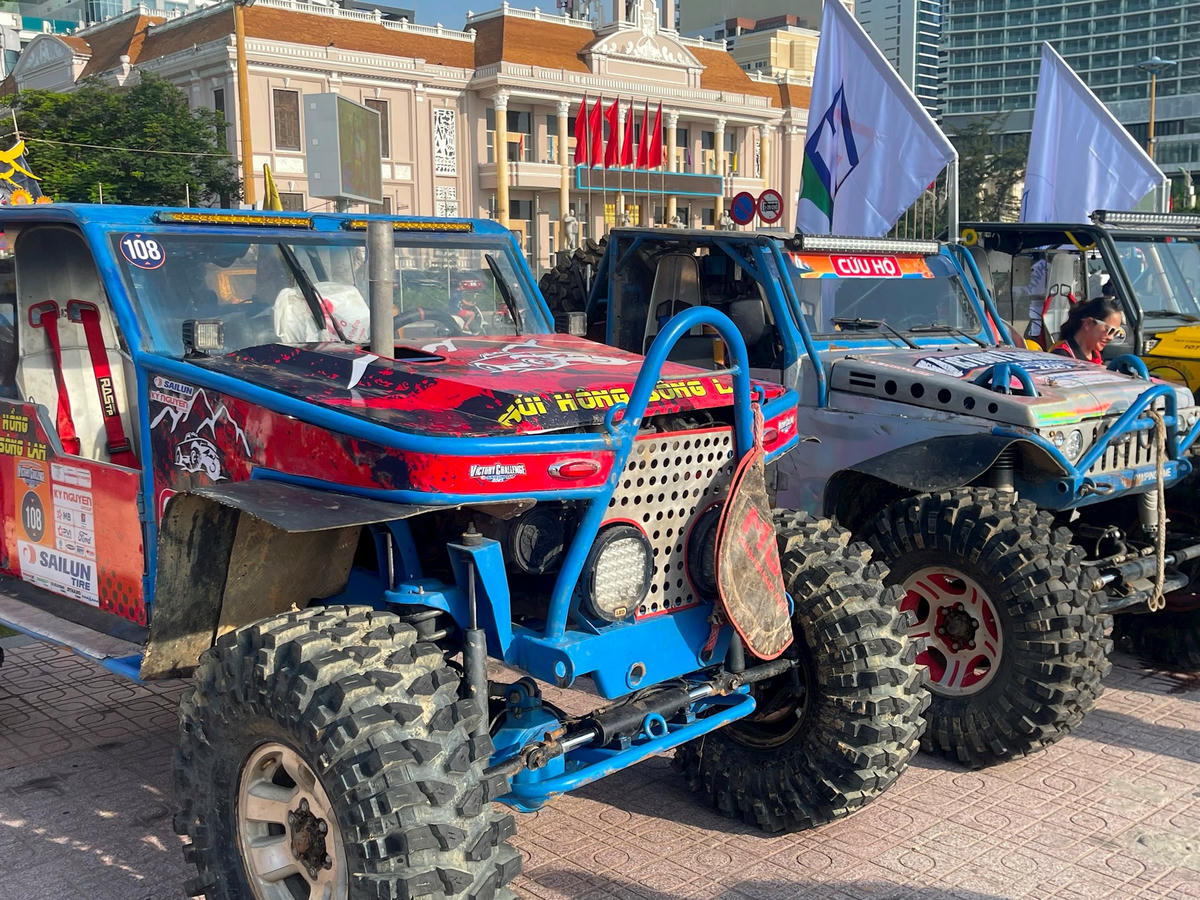 Đội xe đua chuẩn bị tham gia giải (ảnh Thùy Trang)