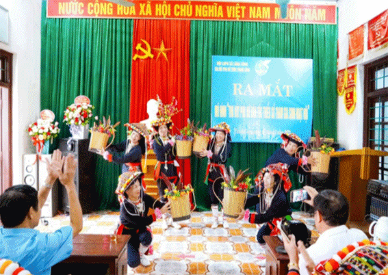 Cấp ủy, chính quyền, MTTQ các cấp huyện Sông Lô luôn quan tâm, tạo điều kiện để đồng bào DTTS phát huy các giá trị văn hóa truyền thống.