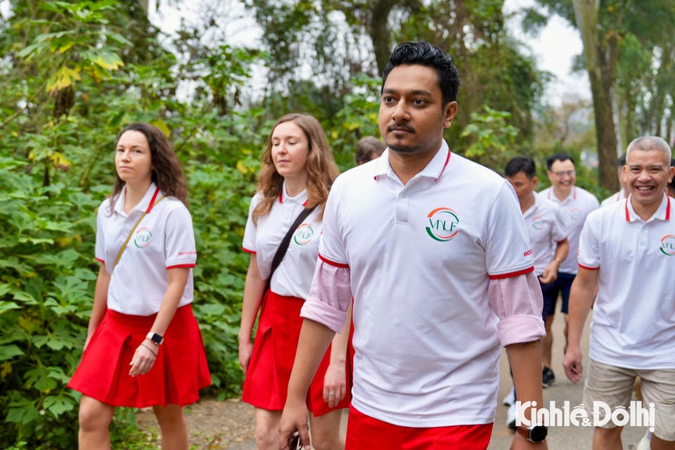 Lan tỏa thông điệp sống xanh từ giảng đường đến cộng đồng - Ảnh 1