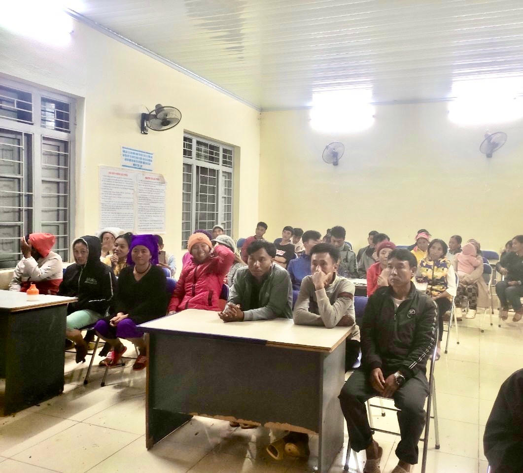 Các cấp chính quyền xã Chung Chải tuyên truyền cho người dân về tác hại của tảo hôn và hôn nhân cận huyết, vận động nhân dân trong bản chấp hành pháp luật của Nhà nước.