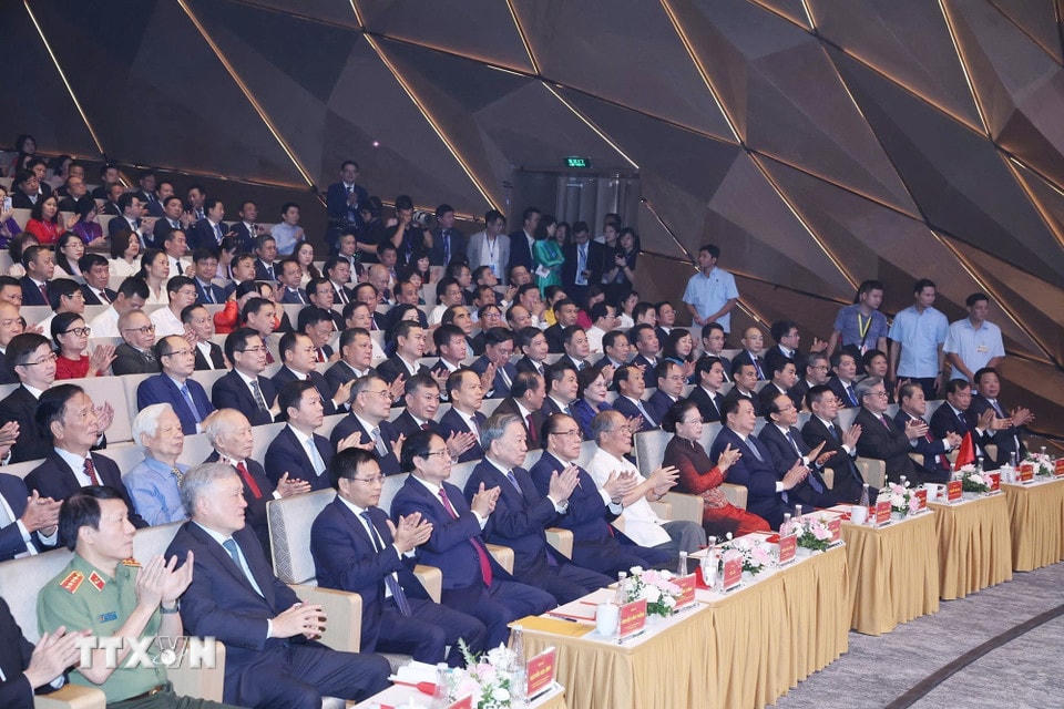 Tổng Bí thư Tô Lâm và các đại biểu dự Lễ kỷ niệm. (Ảnh: Thống Nhất/TTXVN)