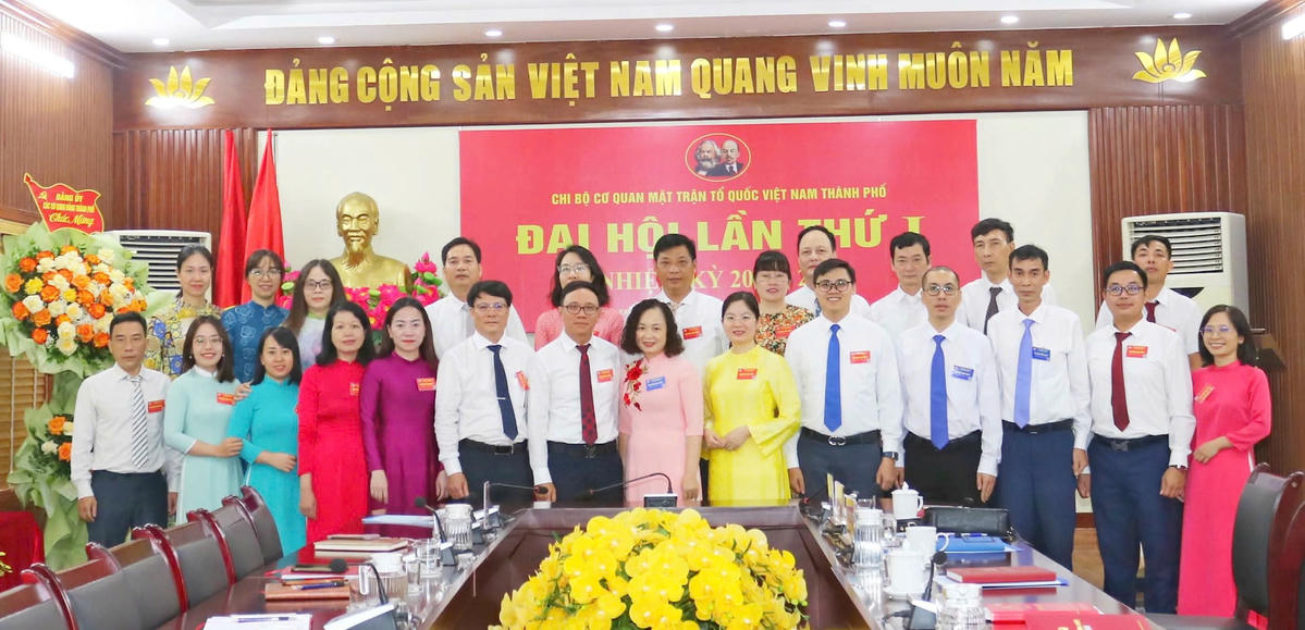 Đại hội lần thứ nhất Chi bộ cơ quan MTTQ Việt Nam thành phố nhiệm kỳ 2025-2030 đã thành công tốt đẹp. Ảnh: Phương Thanh