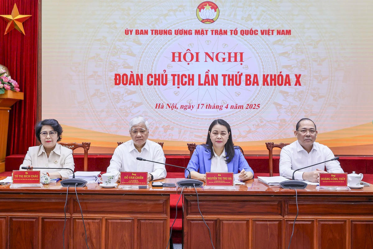 Chủ trì Hội nghị. Ảnh: Quang Vinh