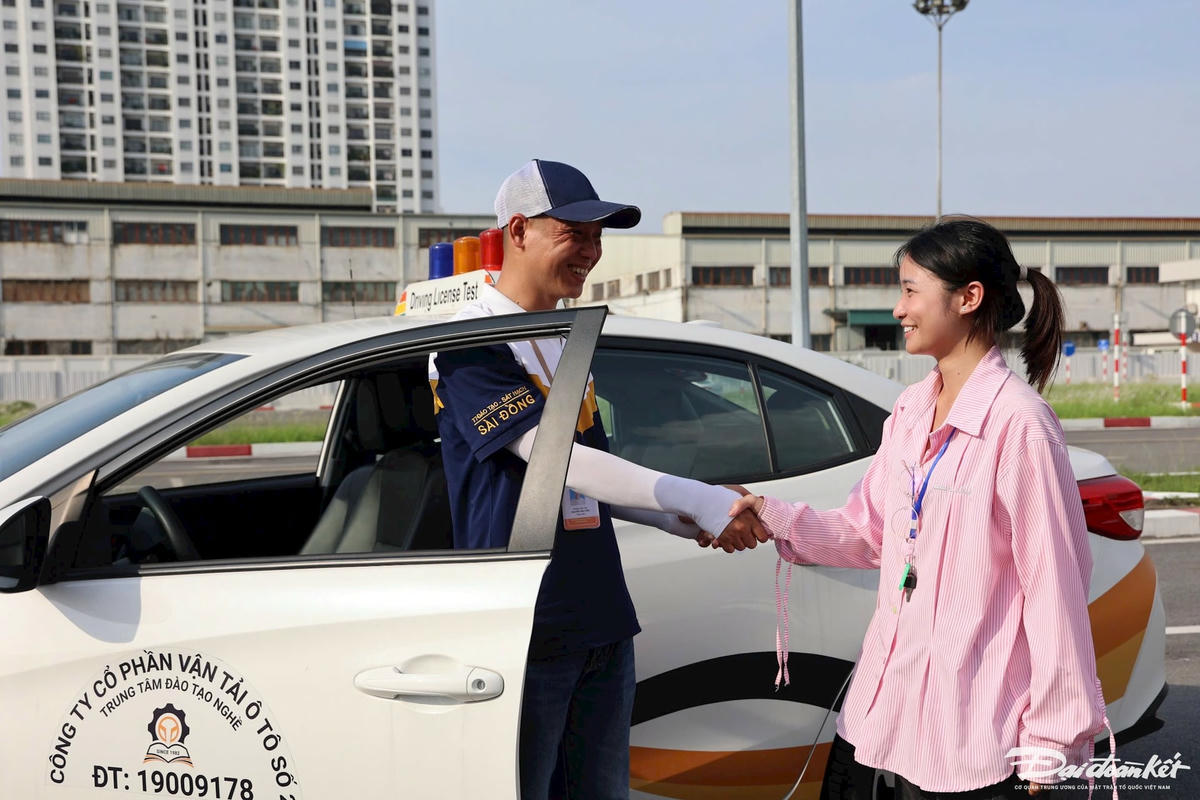 Tuy nhiên, theo bà Phương, trung tâm lại gặp khó khăn trong việc lập danh sách với số lượng lớn, nguyên nhân một phần do nhiều học viên chưa sẵn sàng tâm lý dự thi.