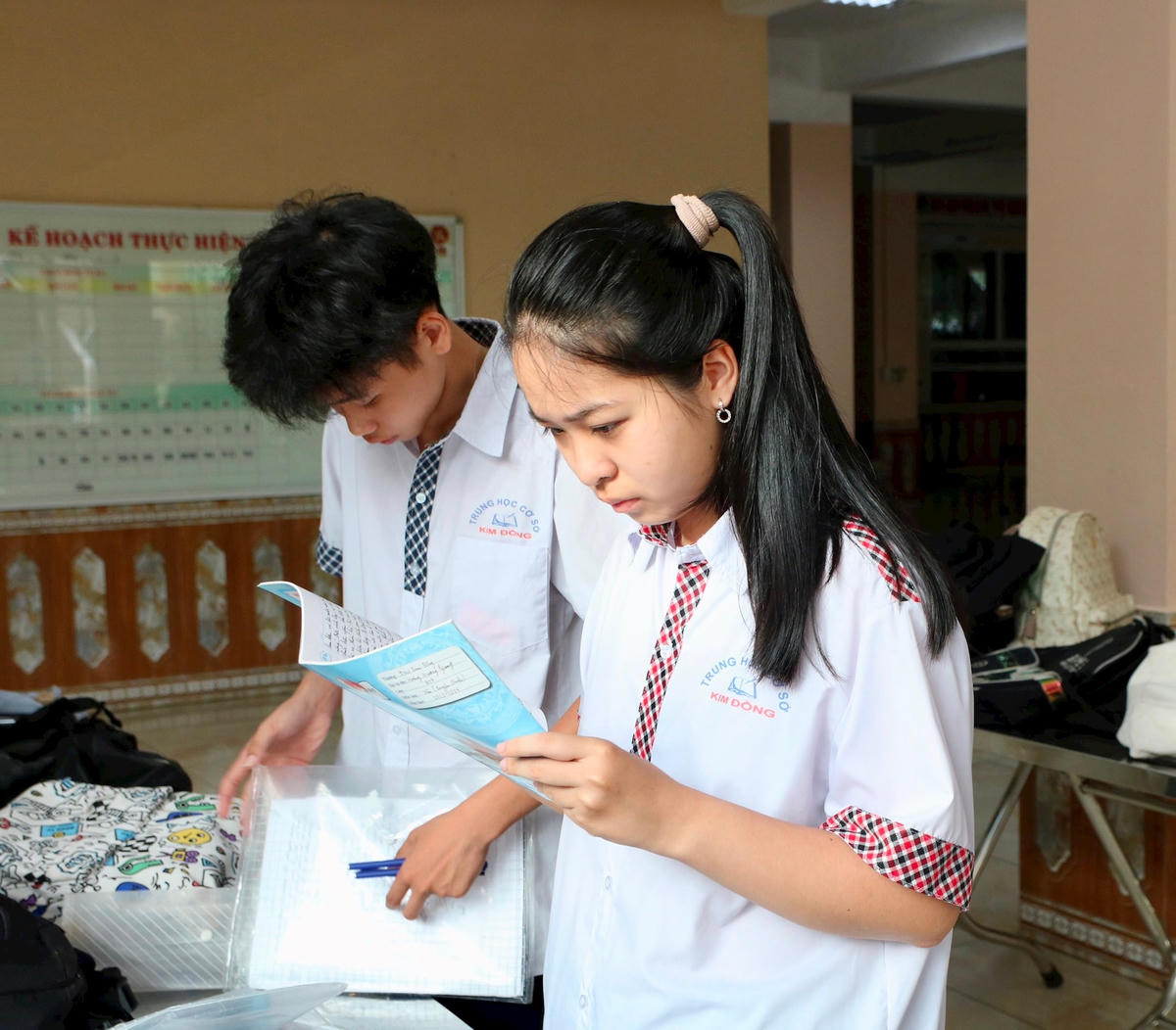 Thí sinh tranh thủ ôn lại 