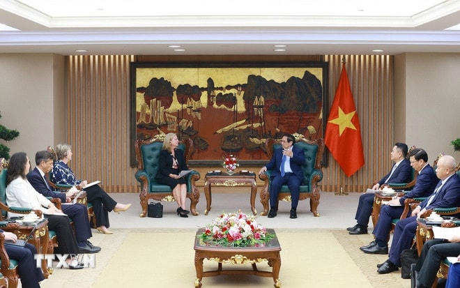 Thủ tướng Phạm Minh Chính tiếp bà Mariam J. Sherman, Giám đốc Quốc gia Ngân hàng Thế giới (WB) khu vực Việt Nam, Lào, Campuchia. (Ảnh: Dương Giang/TTXVN) ttxvn-thu-tuong-tiep-giam-doc-wb-khu-vuc-3.jpg