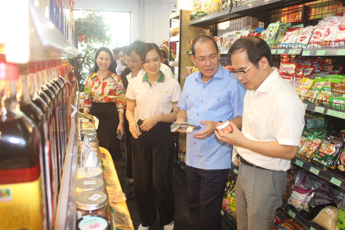 Người dân chúng ta đã ý thức và quan tâm đến việc ưu tiên mua sắm hàng Việt Nam