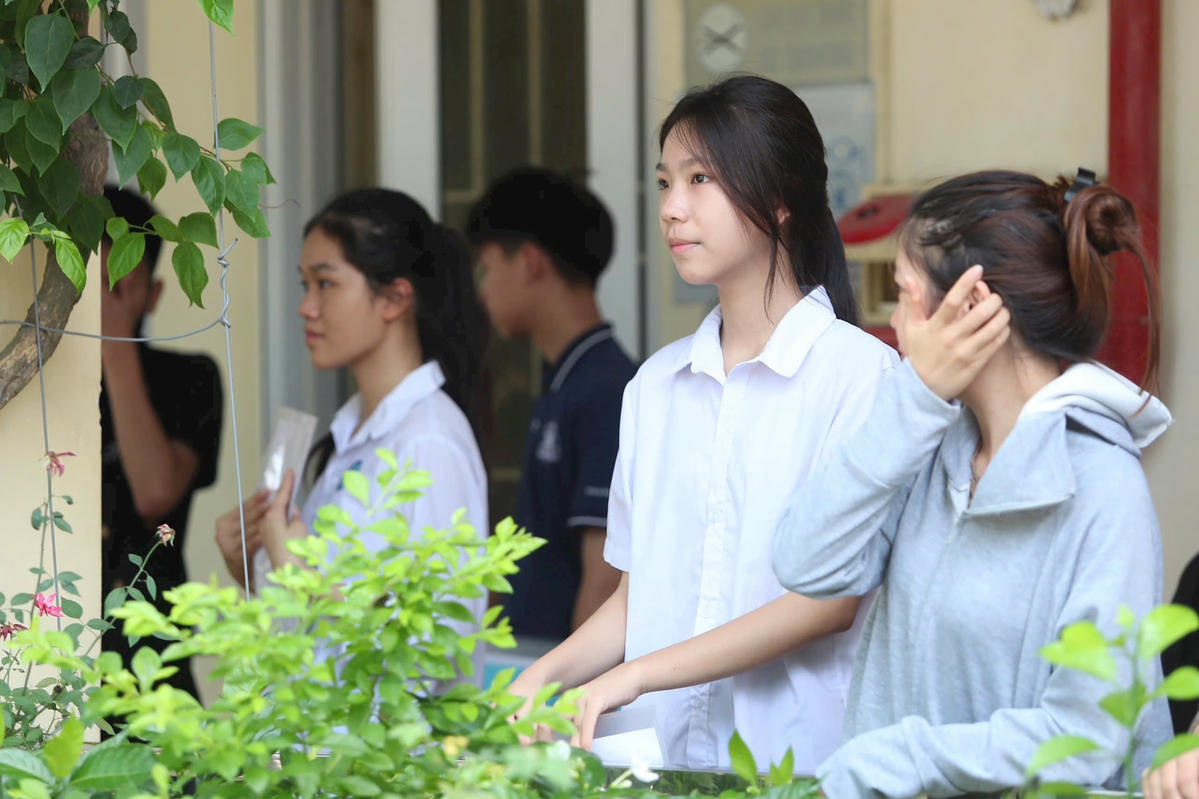 hoc_sinh_thi_vao_10- le-khanh31